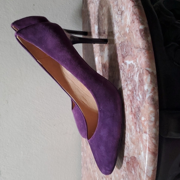 Beautiful suede heels - Picture 2 of 8